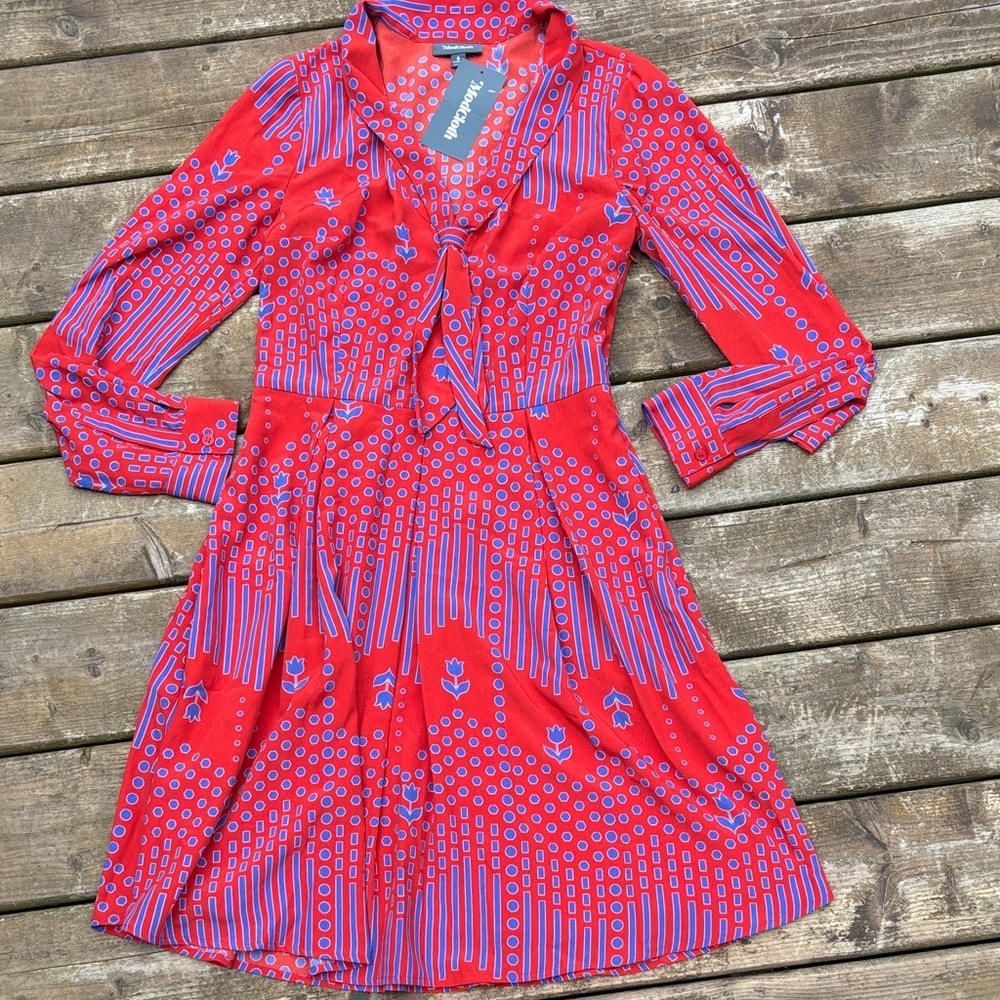 NWT Modcloth Vibrant Red and Blue Long Sleeve Dress size 6